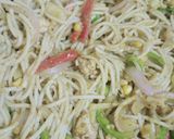 A picture of step 5 of Desi Chicken chowmein.