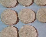 Foto del paso 4 de la receta: Tapas de alfajor (harina integral, almidón de maíz, avena, stevi