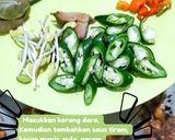 Foto langkah ke 3 dari resep Oseng kerang cabe hijau.