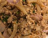 รูปขั้นตอนการทำที่ 3 ของ ลาบหมูที่เน้นหนังไม่เน้นเนื้อหมู