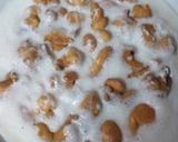 A picture of step 5 of Dahi phulki chaat.