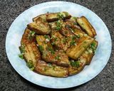 Hình bước làm 3 của món Cà tím chiên - dầu hành