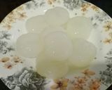 Gambar langkah 2 resipi Air Kelapa Laut.