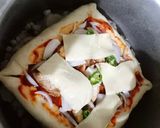A picture of step 19 of Chicken tikka pizza (without oven bake in pateela).