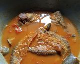 A picture of step 5 of Pabda Fish Curry.
