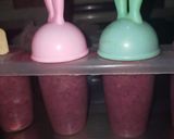 A picture of step 2 of Falsa Popsicle.