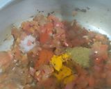 A picture of step 5 of Chicken bhuna masala.