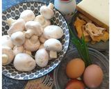 Une image de l'étape 1 de Œufs cocotte aux champignons et au Comté.