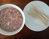 A picture of step 3 of Bún Thịt Nướng (Vietnamese Grilled Pork with Vermicelli).