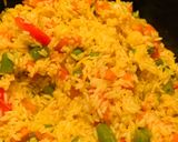 Foto del paso 1 de la receta: Arroz a la jardinera con hamburguesas de pollo y ensalada 🥗