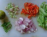 Foto langkah ke 2 dari resep Ikan Asin Sambal Matah.