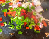 Foto del paso 2 de la receta: Arroz de gamba roja y pimiento de padrón