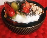 Foto del paso 1 de la receta: Yogur desayuno fresa y kiwi