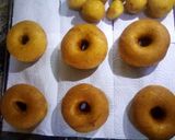 A picture of step 8 of Fluffy doughnuts.