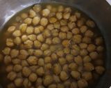 A picture of step 1 of Chole /suji bhature.