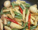 Foto langkah ke 4 dari resep Saute babycorn with quail eggs (week 6).