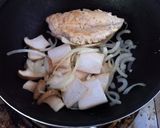 รูปขั้นตอนการทำที่ 4 ของ อกไก่ย่างซอสเห็ด