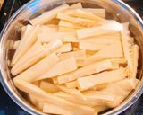 Hình bước làm 1 của món Sườn kho măng