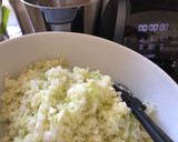 Foto del paso 1 de la receta: Volovanes rellenos de ensalada de col con gamba