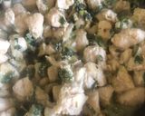 Foto del paso 4 de la receta: Pollo con crema y vino blanco + papas fritas (2x1)