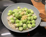 Foto del paso 5 de la receta: Coles de Bruselas con Pollo