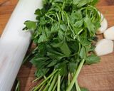 Foto del paso 1 de la receta: Pez espada en salsa picante verde con champiñones y gamba