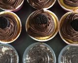 Foto langkah ke 10 dari resep Cupcake with Ganache kocok.