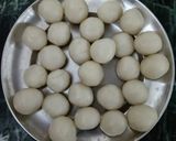 A picture of step 3 of Crunchy Sweet Balls.