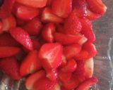Foto del passaggio 4 della ricetta Mini Cheesecake Pan di Fragole e Cioccolato fondente al cucchiaio