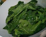 Foto del paso 1 de la receta: Mushroom garden - ensalada de espinacas con tocino