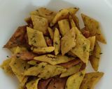 चावल के कुरकुरे नमक पारे(chawal ke kurkure namak pare recipe in hindi) रेसिपी चरण 3 फोटो