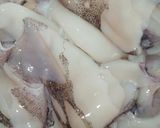 Foto del paso 2 de la receta: Calamarcitos en cebolla caramelizada y judías de Santa Pau