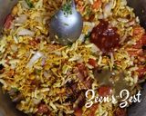 A picture of step 2 of Mumbai street style Sukha Bhel.