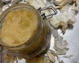 A picture of step 2 of Fermented garlic honey.