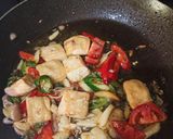 Foto langkah ke 4 dari resep Tumis Udang Tahu Sayuran.