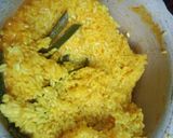 Foto langkah ke 2 dari resep Ketan Kuning Serundeng.