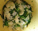 Foto del paso 3 de la receta Sopa de hojas de puerro (parte verde) con patata
