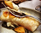 Foto del paso 2 de la receta: Bacalao a la plancha, ajo confitado y toque de humo