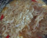 Foto langkah ke 3 dari resep Bihun Telur Kuah.