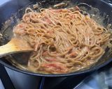 Une image de l'étape 13 de Linguines rouges au bouillon de moules, tomates, mascarpone et Gorgonzola.