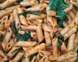 Foto del paso 7 de la receta: Pasta con dátiles, espinacas y gongonzola