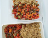 Foto del paso 3 de la receta: Quinoa con verduras y hamburguesa de salmón y merluza
