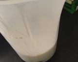 A picture of step 5 of Date & Vanilla shake.