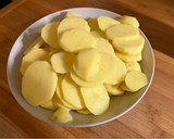 Foto del paso 5 de la receta: Papas arrieras con langostinos y huevos