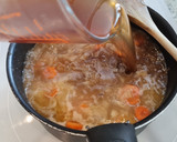 Foto del paso 4 de la receta: Carrilleras ibéricas estofadas al vino blanco con salsa española