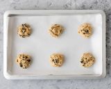 A picture of step 4 of Chocolate Chip Cookies.
