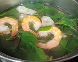 Hình bước làm 2 của món Canh rau dền nấu tôm và chả cá