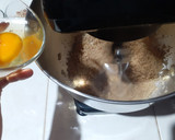 Foto del paso 4 de la receta: Muffins de plátano y nuez, con una cobertura de dulce de leche