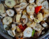 कच्चे केले की सब्जी (Kachhe kele ki sabzi recipe in hindi) रेसिपी चरण 4 फोटो
