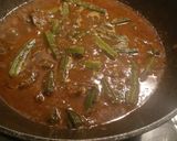 A picture of step 7 of Bhindi gosht.